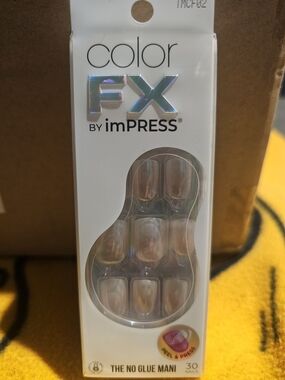 imPRESS Nude Sheer Press-On Nails - Iridescent Finish